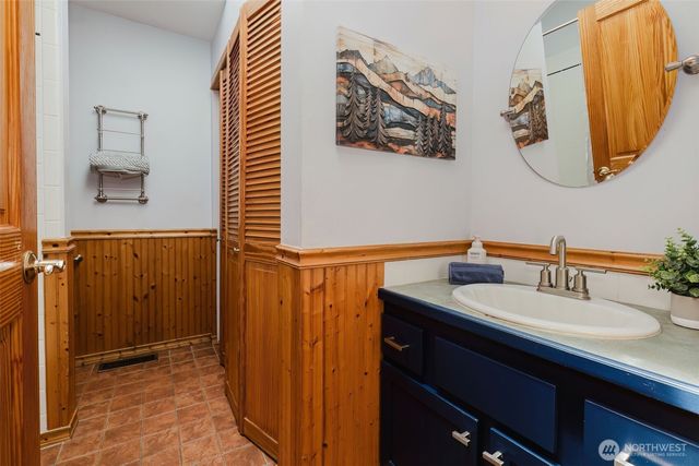 7685 NE Harbor View Drive, Poulsbo, WA 98370