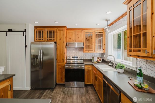 7685 NE Harbor View Drive, Poulsbo, WA 98370