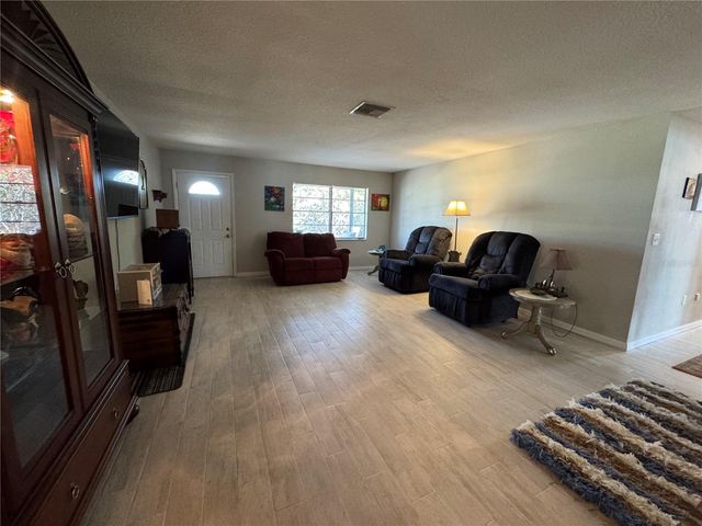 701 ROANOKE PLACE, Sebring, FL 33870