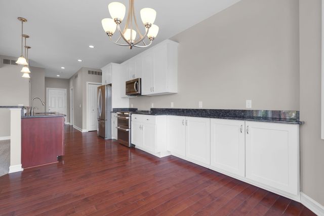 48484 Jefferson Avenue, New Baltimore, MI 48047