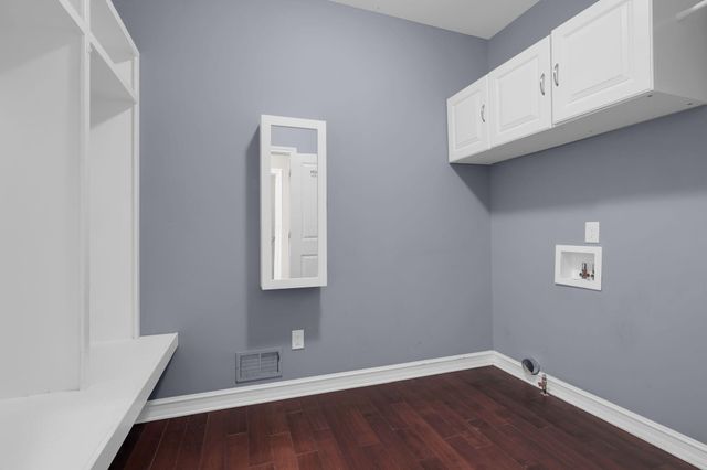 48484 Jefferson Avenue, New Baltimore, MI 48047