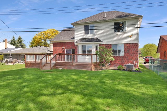 48484 Jefferson Avenue, New Baltimore, MI 48047