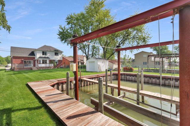 48484 Jefferson Avenue, New Baltimore, MI 48047