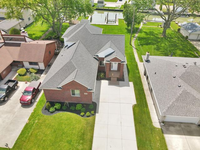 48484 Jefferson Avenue, New Baltimore, MI 48047