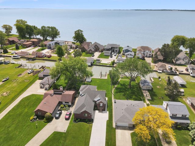 48484 Jefferson Avenue, New Baltimore, MI 48047