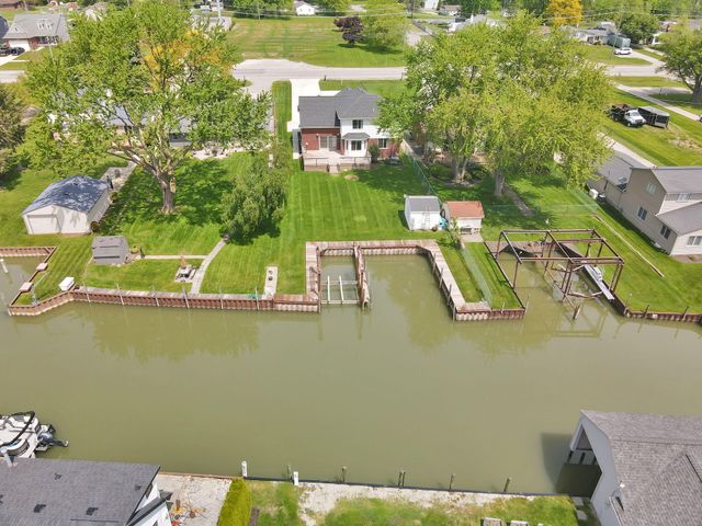 48484 Jefferson Avenue, New Baltimore, MI 48047