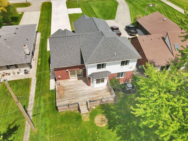 48484 Jefferson Avenue, New Baltimore, MI 48047