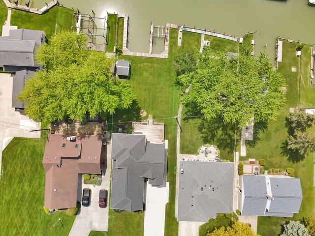 48484 Jefferson Avenue, New Baltimore, MI 48047