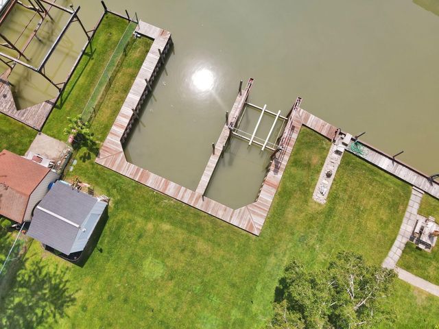 48484 Jefferson Avenue, New Baltimore, MI 48047