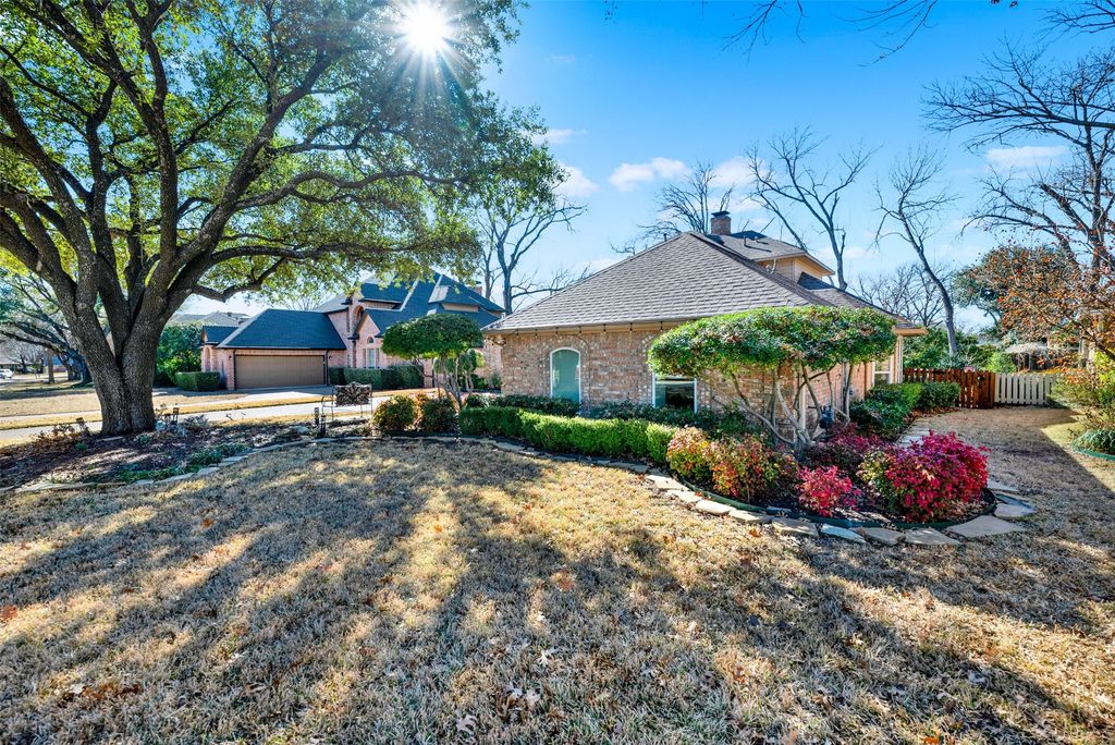 2905 Foxcreek Drive, Richardson, TX 75082