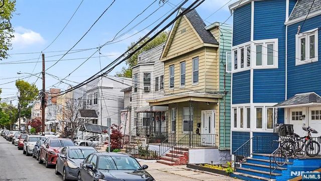 176 Boyd Avenue, Jersey City, NJ 07304