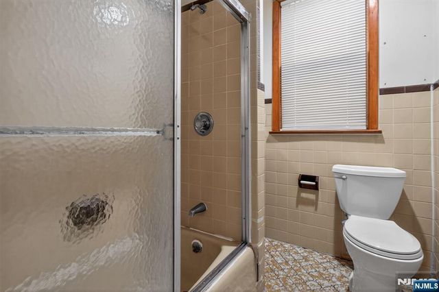 176 Boyd Avenue, Jersey City, NJ 07304