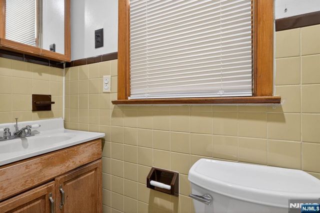 176 Boyd Avenue, Jersey City, NJ 07304