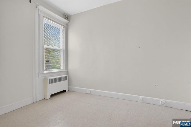 176 Boyd Avenue, Jersey City, NJ 07304
