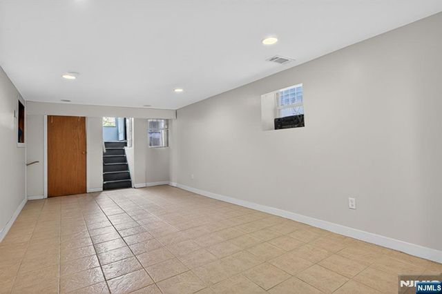 176 Boyd Avenue, Jersey City, NJ 07304