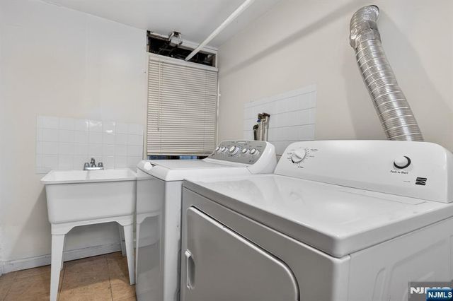 176 Boyd Avenue, Jersey City, NJ 07304
