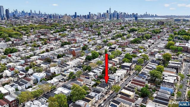 176 Boyd Avenue, Jersey City, NJ 07304