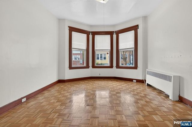 176 Boyd Avenue, Jersey City, NJ 07304