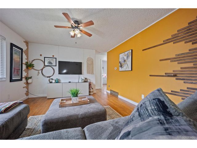 7118 Metropolitan St, Colorado Springs, CO 80911