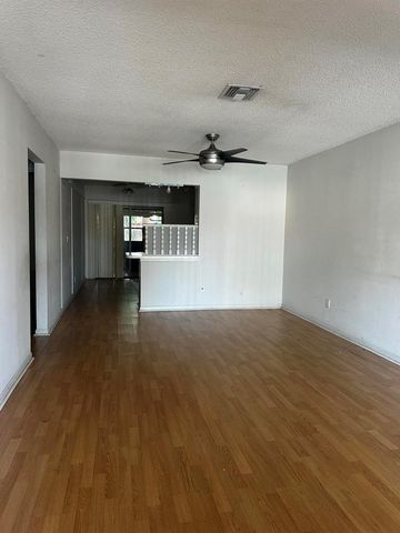 5933 FOREST HILL Boulevard 3, West Palm Beach, FL 33415