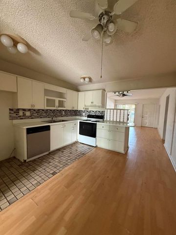 5933 FOREST HILL Boulevard 3, West Palm Beach, FL 33415
