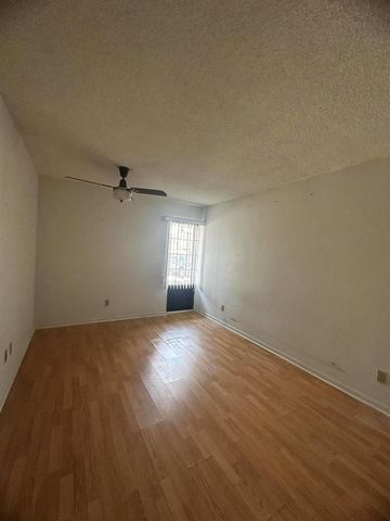 5933 FOREST HILL Boulevard 3, West Palm Beach, FL 33415