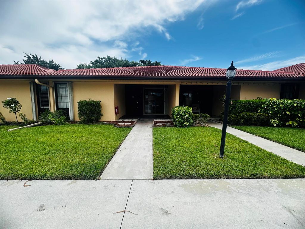 5933 FOREST HILL Boulevard 3, West Palm Beach, FL 33415