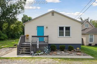 2845 School Lake Drive, Brighton, MI 48114
