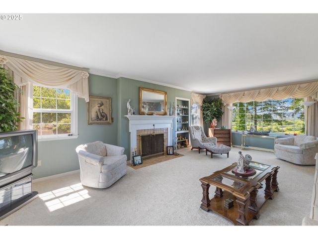 1211 FAIRVIEW St, Myrtle Point, OR 97458