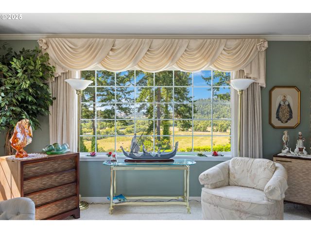 1211 FAIRVIEW St, Myrtle Point, OR 97458