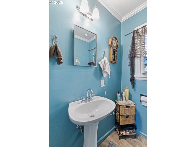 1211 FAIRVIEW St, Myrtle Point, OR 97458