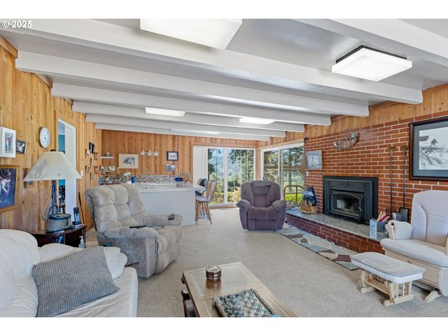 1211 FAIRVIEW St, Myrtle Point, OR 97458