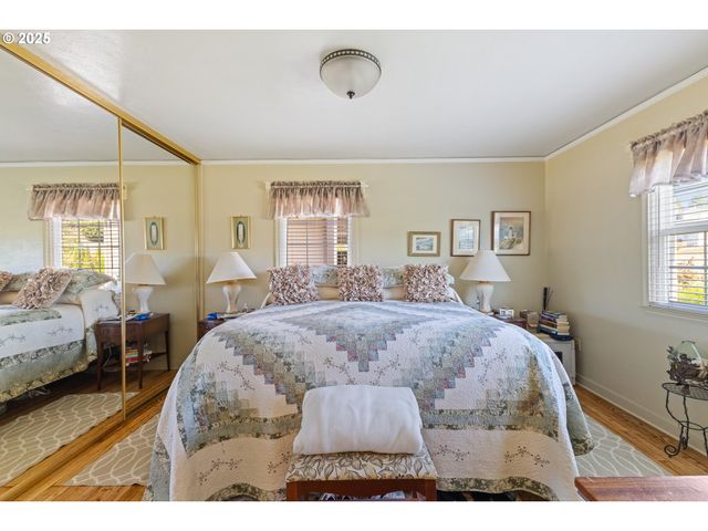 1211 FAIRVIEW St, Myrtle Point, OR 97458