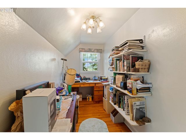 1211 FAIRVIEW St, Myrtle Point, OR 97458