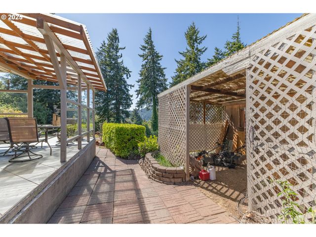 1211 FAIRVIEW St, Myrtle Point, OR 97458