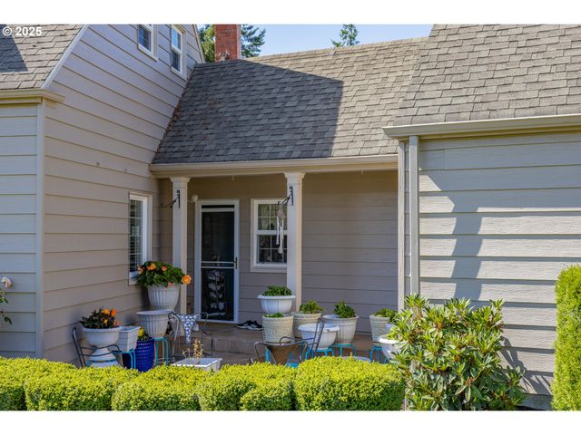 1211 FAIRVIEW St, Myrtle Point, OR 97458