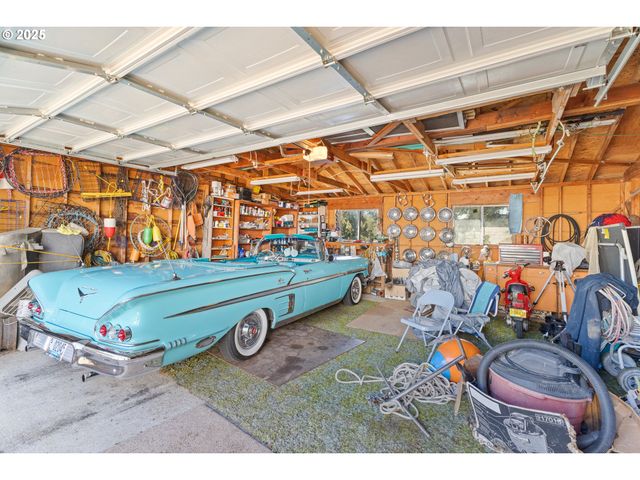 1211 FAIRVIEW St, Myrtle Point, OR 97458