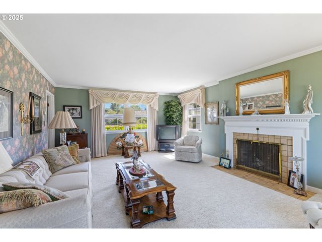 1211 FAIRVIEW St, Myrtle Point, OR 97458