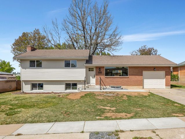 2068 W 5950 S, Roy, UT 84067