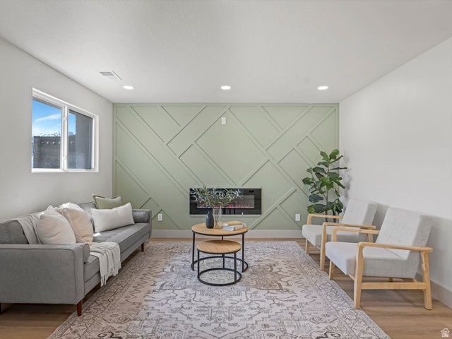 2068 W 5950 S, Roy, UT 84067