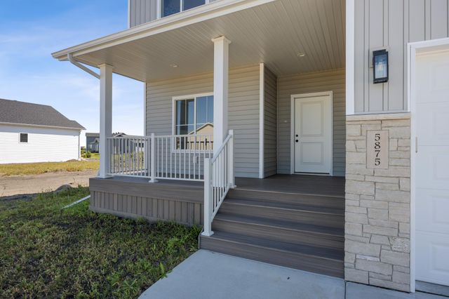 8471 61st Street S, Horace, ND 58047