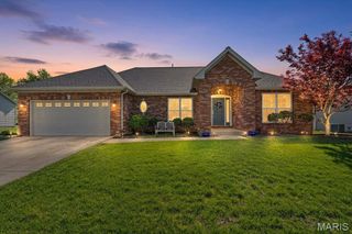 928 Saint Nicholas Drive, O'fallon, IL 62269