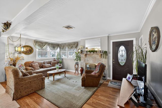 8 LUKENS ST, Feasterville Trevose, PA 19053