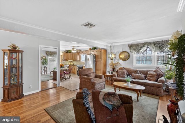 8 LUKENS ST, Feasterville Trevose, PA 19053
