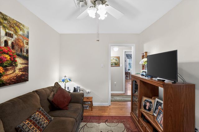 8 LUKENS ST, Feasterville Trevose, PA 19053