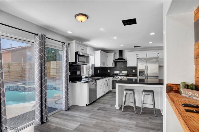 9931 Sparrow Ridge Avenue, Las Vegas, NV 89117