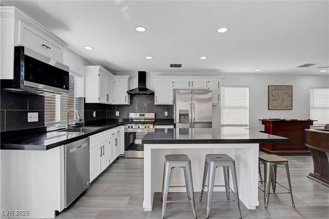 9931 Sparrow Ridge Avenue, Las Vegas, NV 89117