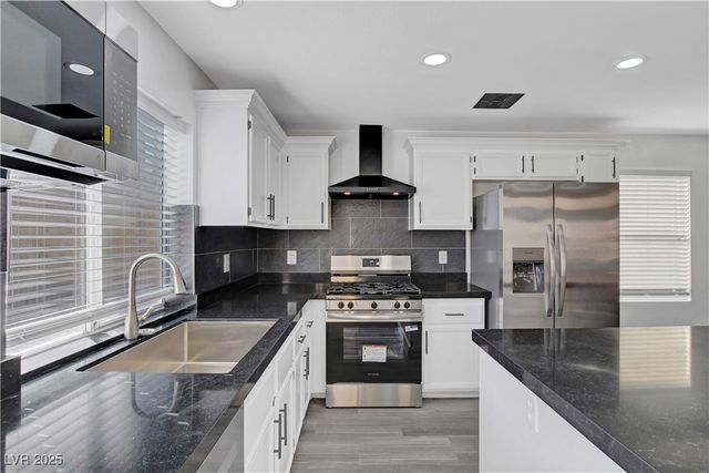 9931 Sparrow Ridge Avenue, Las Vegas, NV 89117