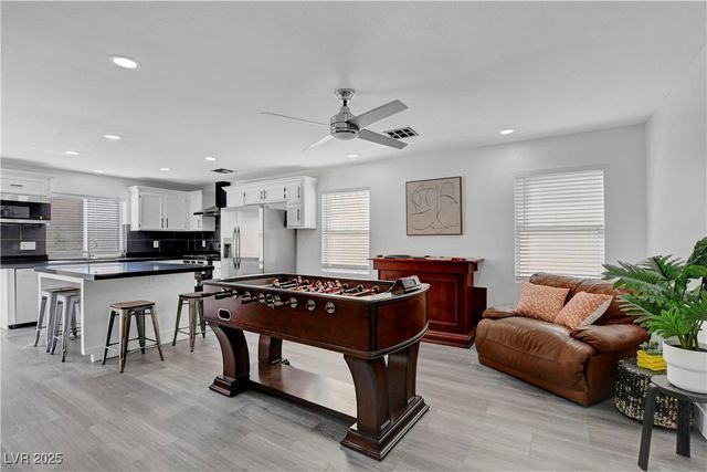 9931 Sparrow Ridge Avenue, Las Vegas, NV 89117