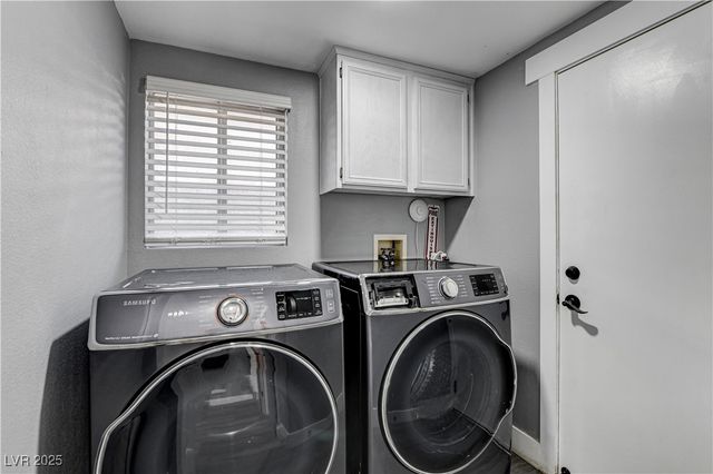 9931 Sparrow Ridge Avenue, Las Vegas, NV 89117